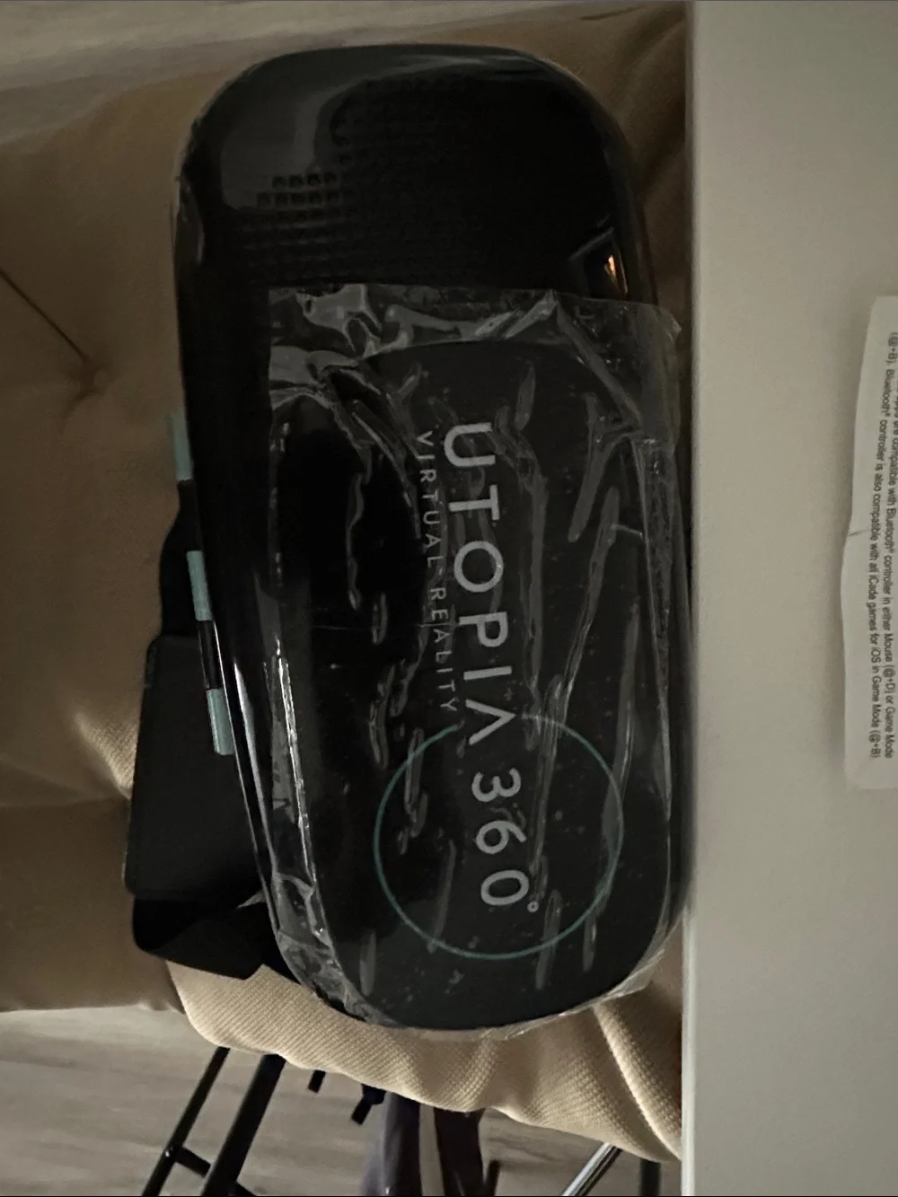 Utopia 360 VR Headset with Remote - Black and Teal